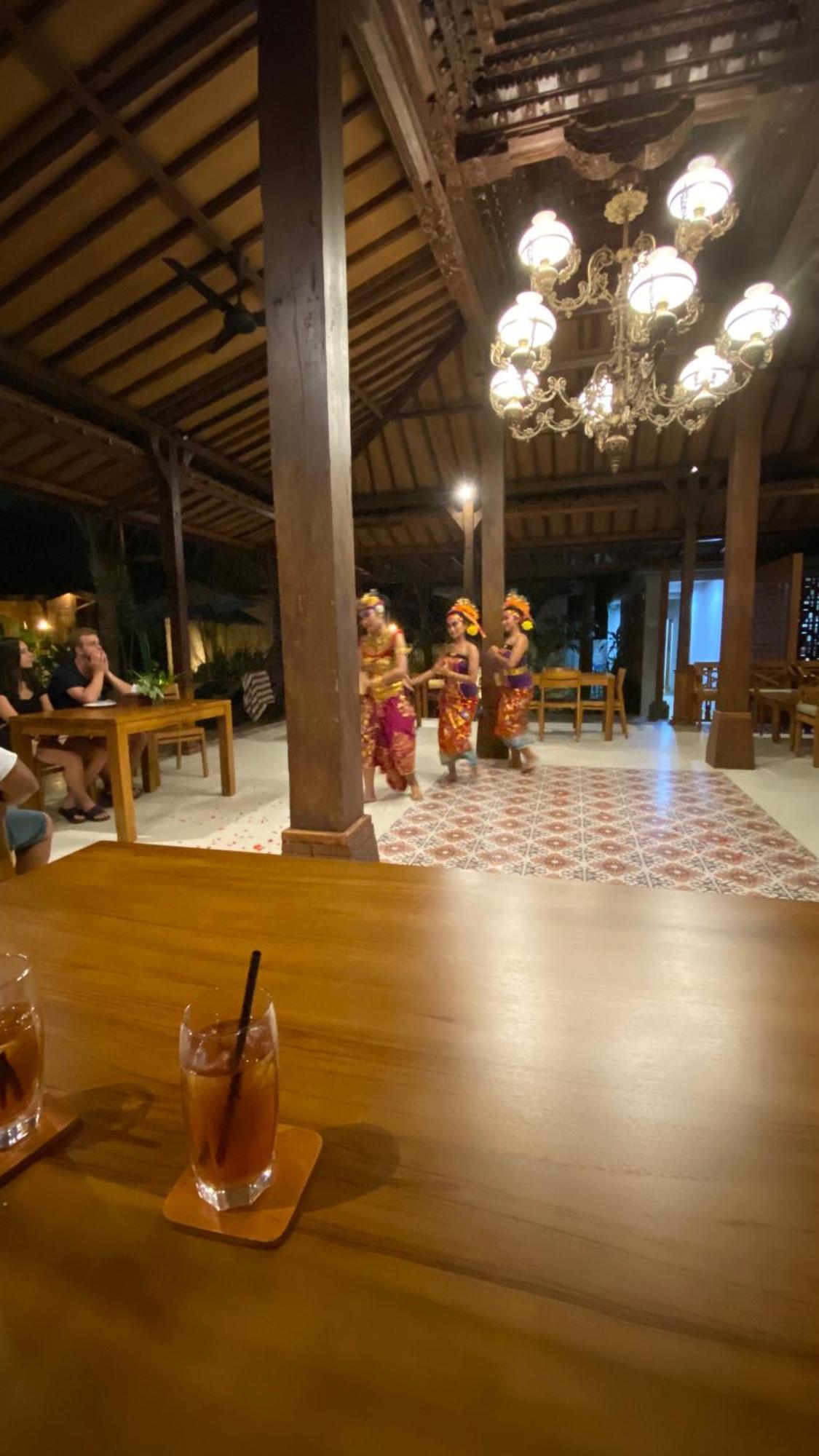 Villa Lova Sambirenteng Gretek المظهر الخارجي الصورة