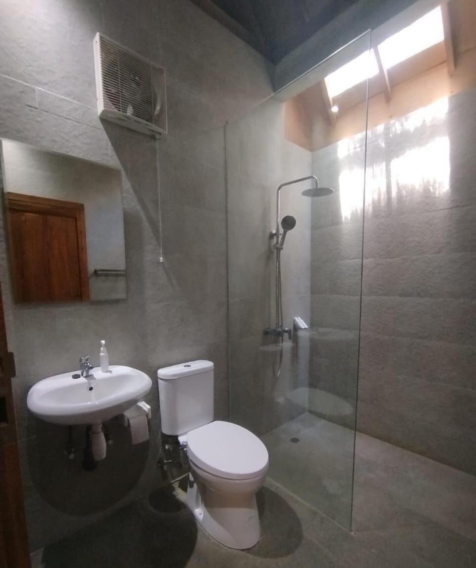 Villa Lova Sambirenteng Gretek المظهر الخارجي الصورة
